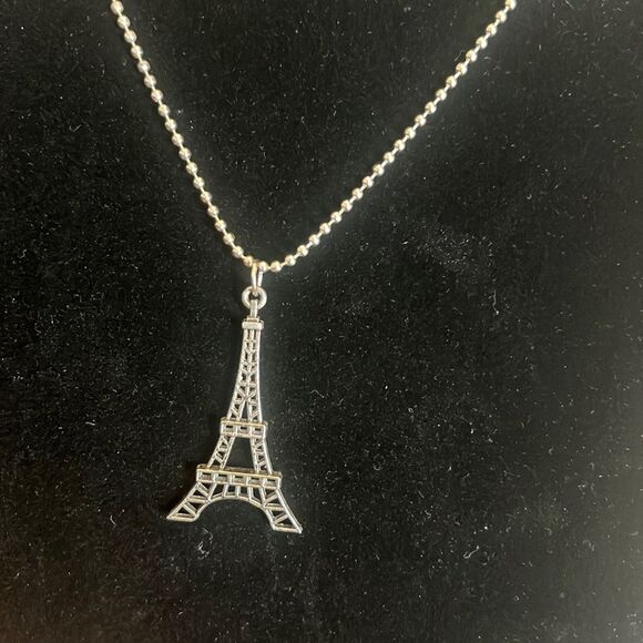 Handcrafted Eiffel Tower pendant on 26 inch silver tone ball chain - Picture 1 of 3